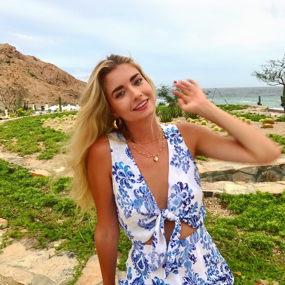 Meet your Posher, Michelle - Picture 1 of 2